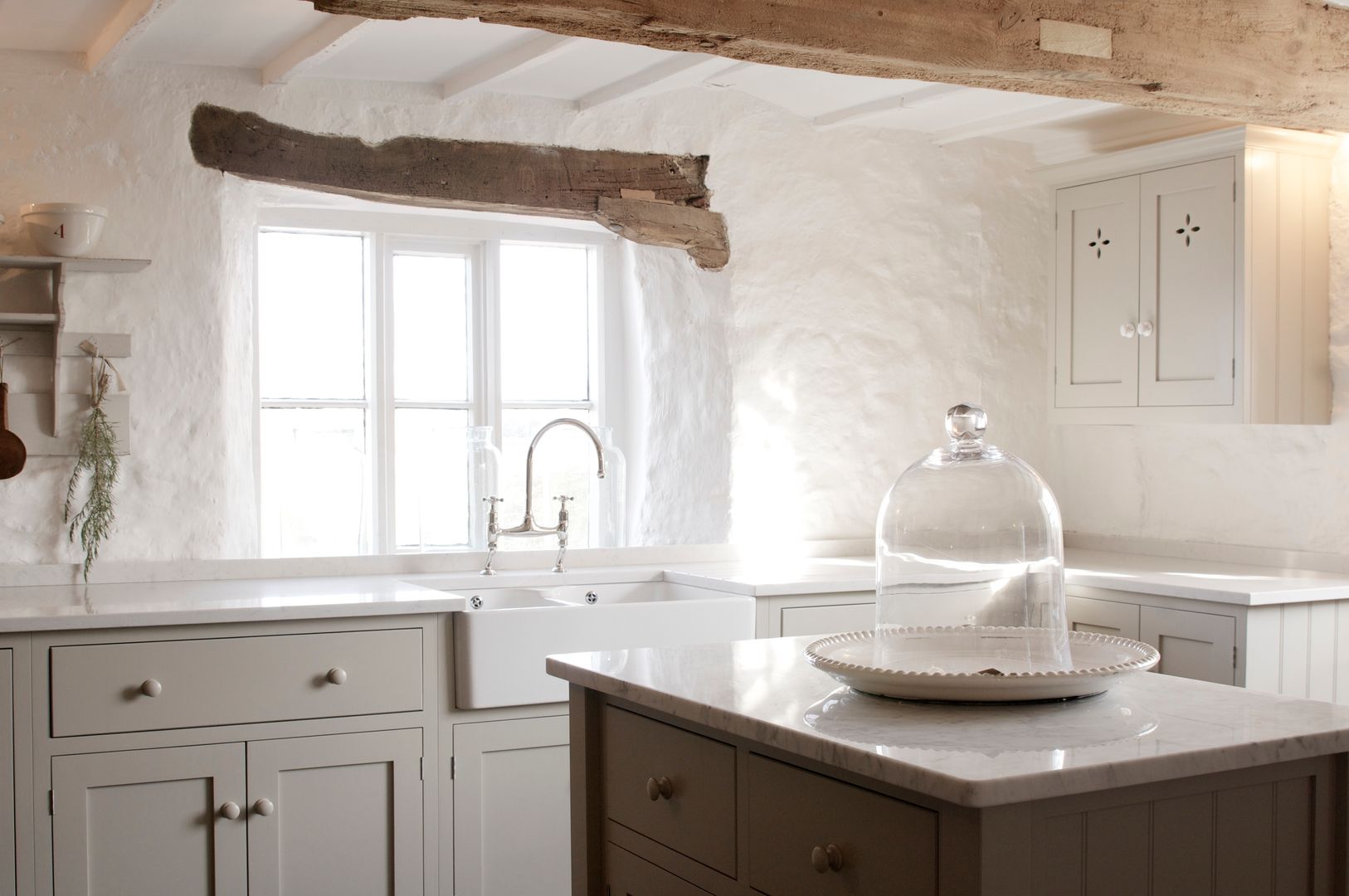 The Cotes Mill Shaker Kitchen deVOL Kitchens Rustic style kitchen