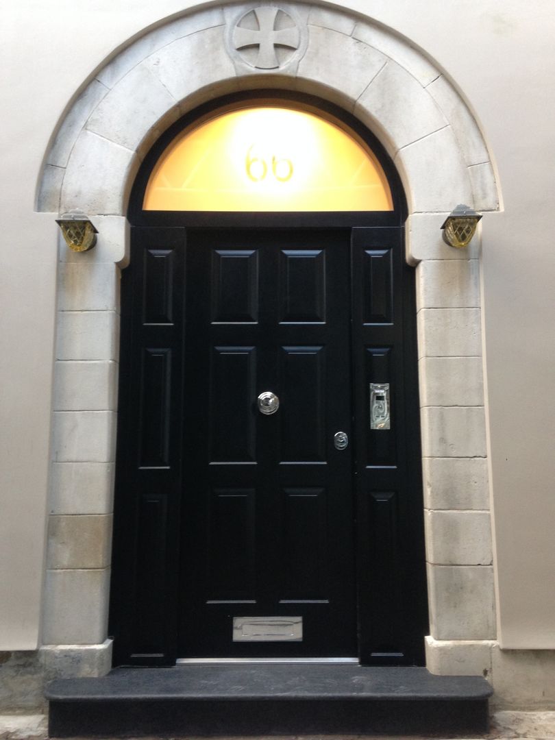 Knightsbridge Stronghold Security Doors Puertas y ventanas de estilo clásico