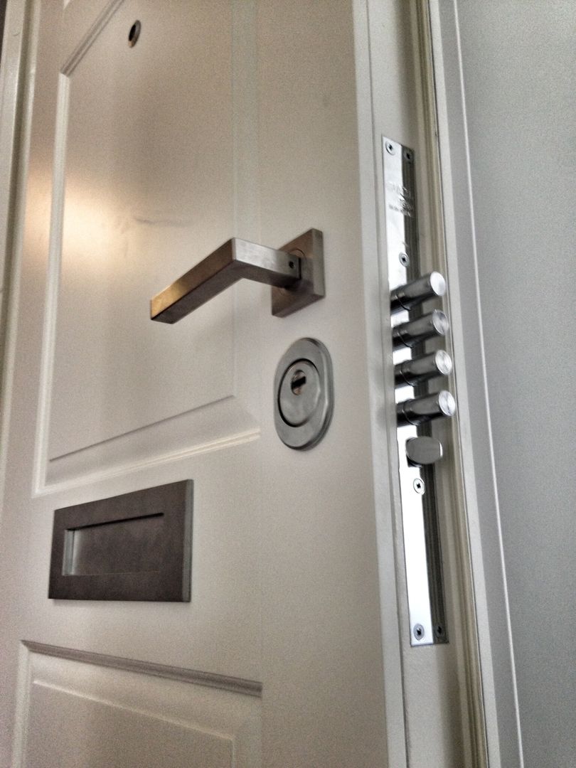 Earls Court , Stronghold Security Doors Stronghold Security Doors Puertas y ventanas clásicas