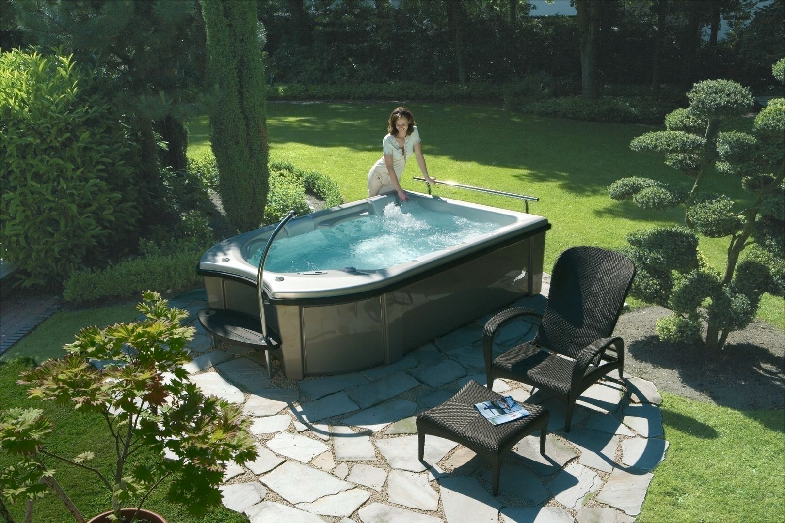 Gartenwhirlpool: modern von Hesselbach GmbH,Modern