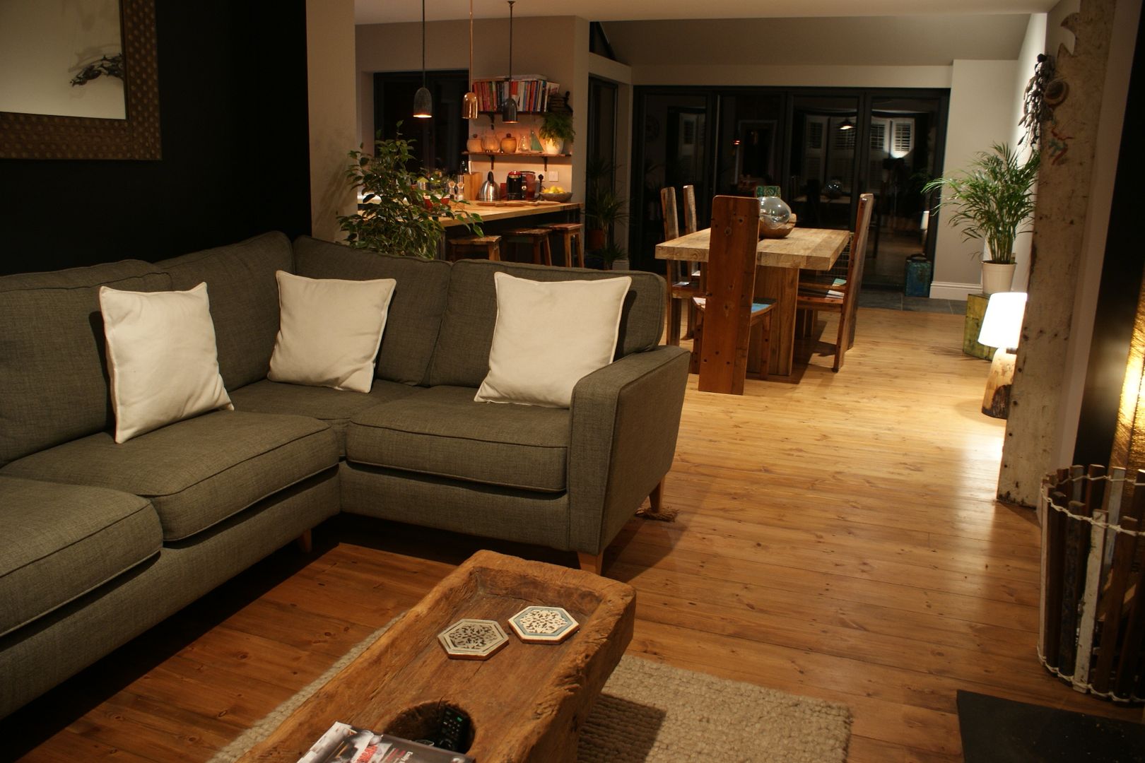 Reclaimed Pestle & Mortar Coffee Table BluBambu Living Salas de estar rústicas