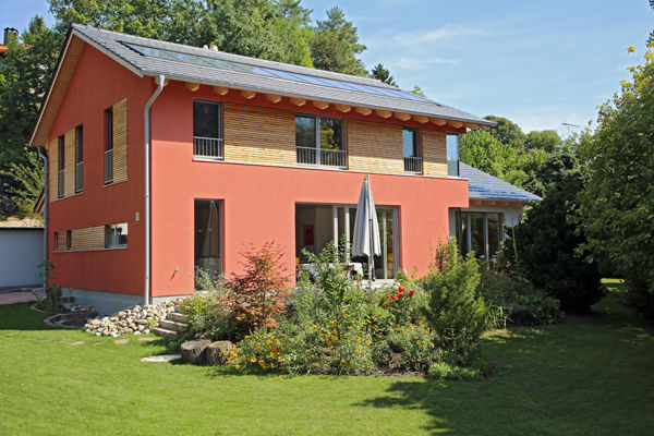 Einfamilienhaus mit Atelier in Holzbauweise, info4898 info4898 Casas modernas