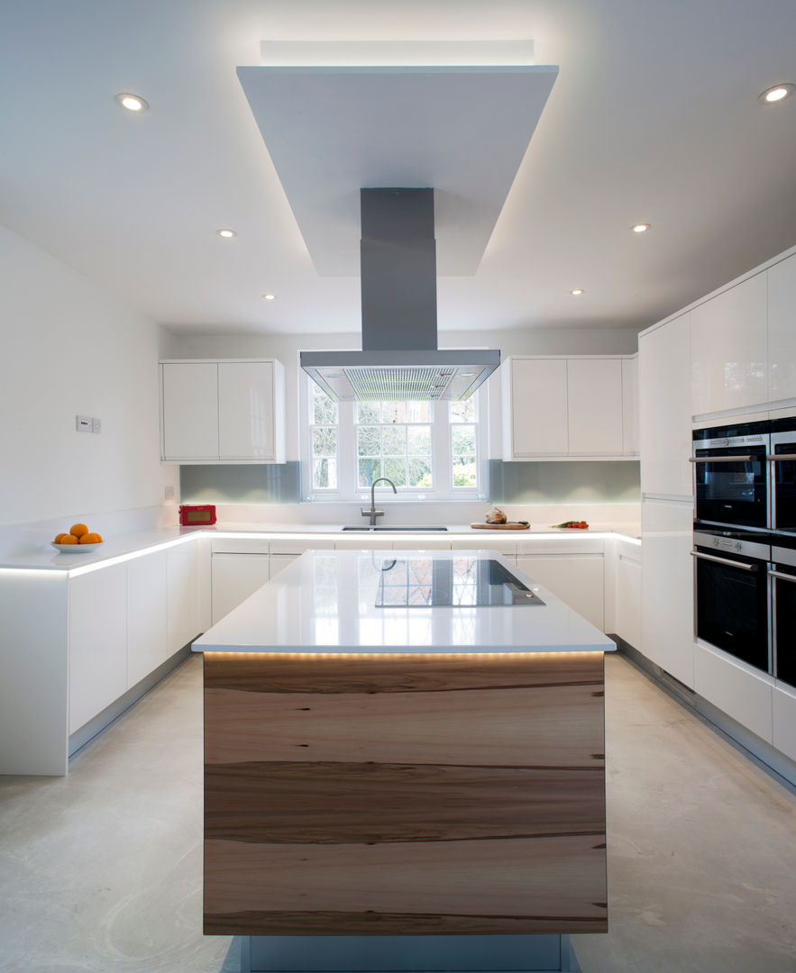 Flow High Gloss White Stoneham Kitchens Cocinas de estilo minimalista