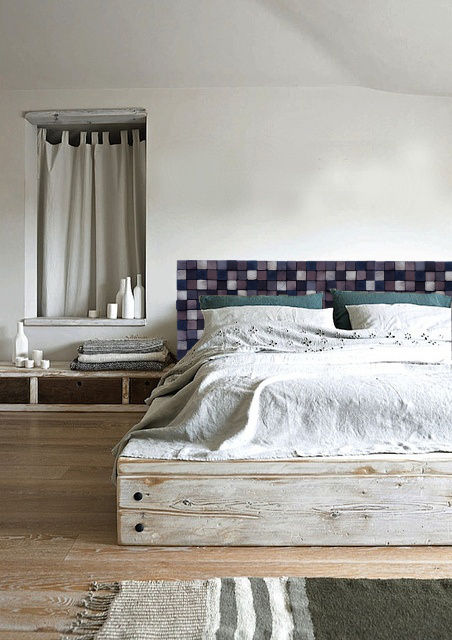 Zagłówki, DrewnianaŚciana DrewnianaŚciana Country style bedroom Beds & headboards
