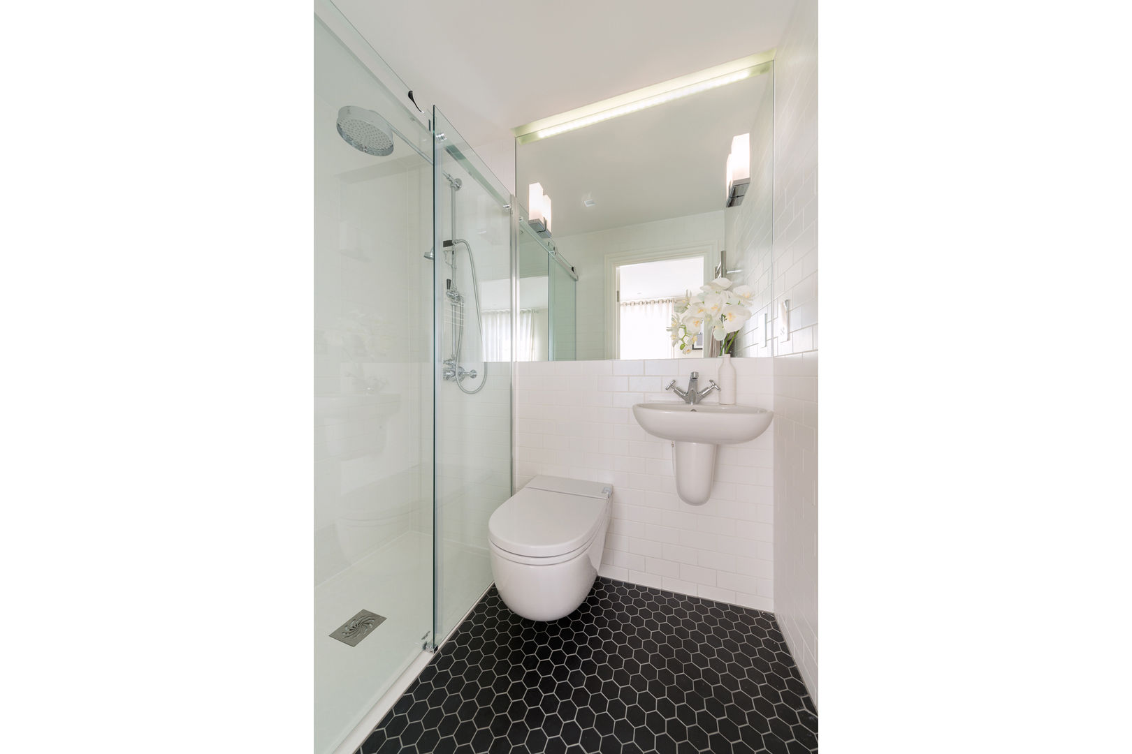 homify Modern Banyo