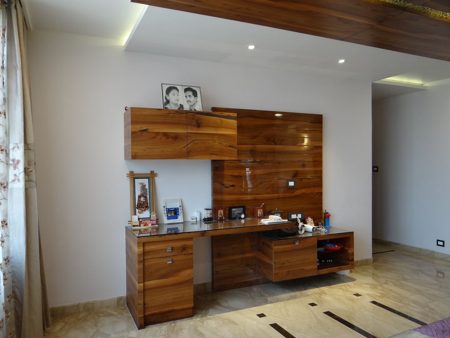 The Study and Tv unit homify Modern style bedroom