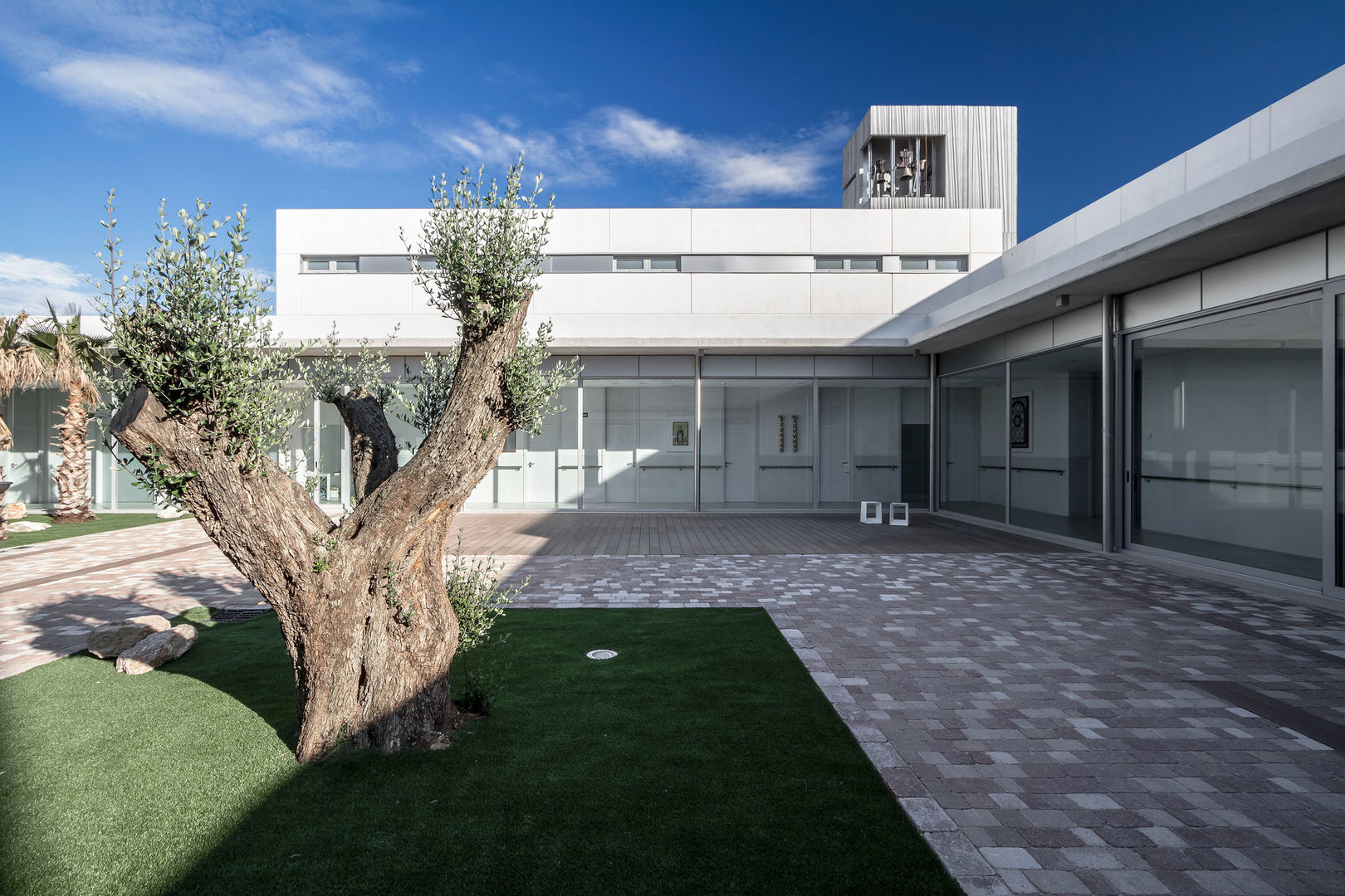 Real Monasterio de Santa Catalina de Siena, Hernández Arquitectos Hernández Arquitectos Modern houses