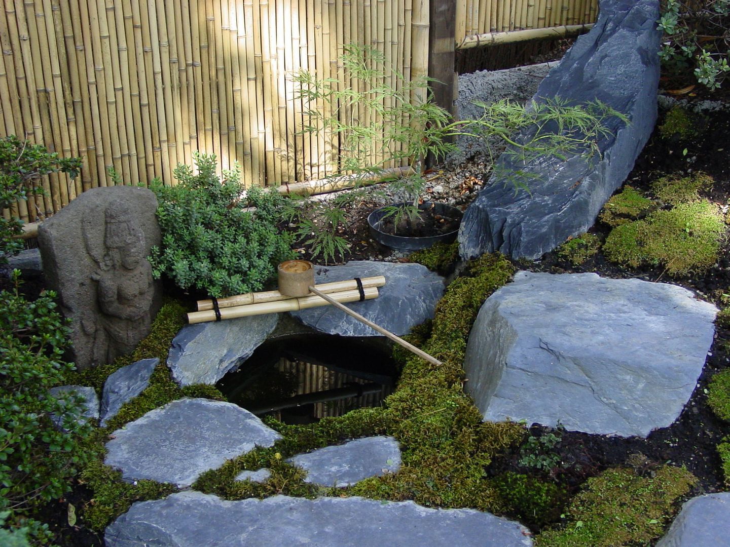 Wasser im Garten, Natur-Teiche, Schwimm-Teiche, Wasserfälle, Bachläufe, Tsukubai, japan-garten-kultur japan-garten-kultur Azjatycki ogród