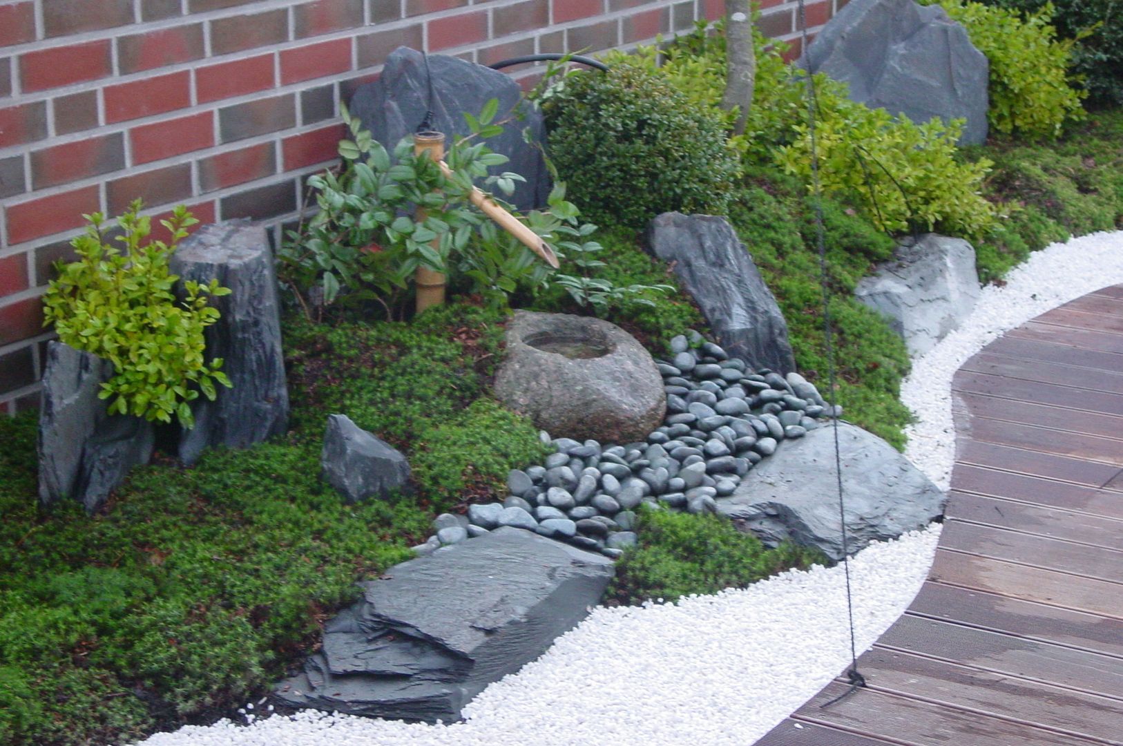 Wasser im Garten, Tsukubai japan-garten-kultur Asiatischer Garten