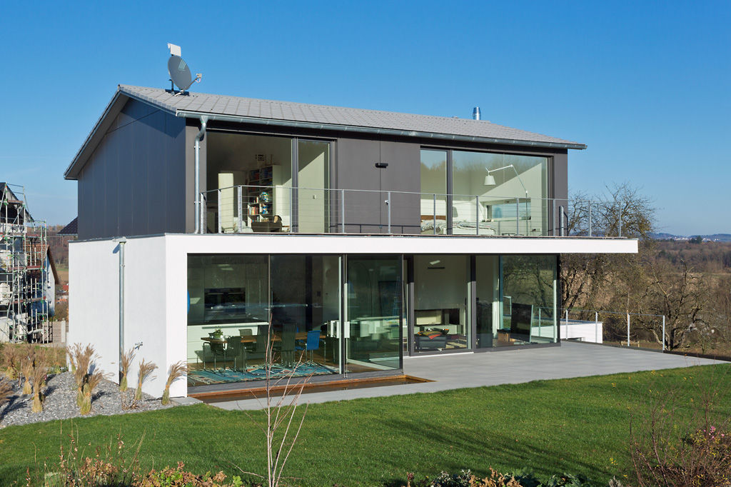 Großzügig und lichtdurchflutet: modernes Einfamilienhaus, m67 architekten m67 architekten Casas modernas