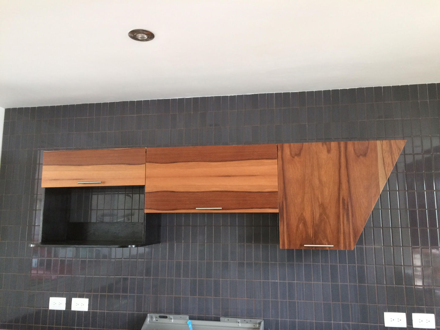 Mueble Auxiliar 2 Puertas, para que tu cocina luzca más