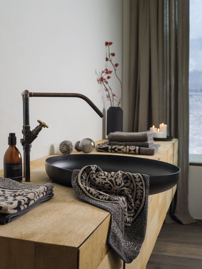 homify Eclectic style bathrooms Textiles & accessories