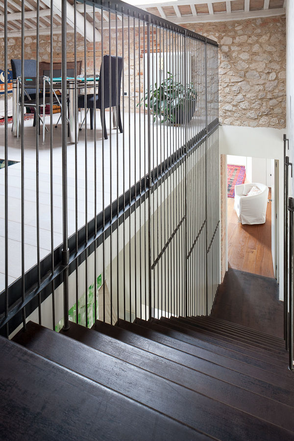 JBHouse, SARA DALLA SERRA ARCHITETTO SARA DALLA SERRA ARCHITETTO Stairs Stairs