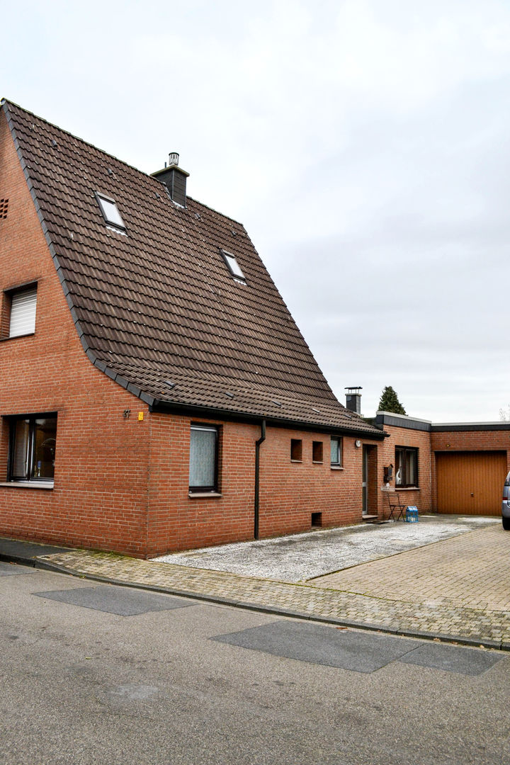 Solide Doppelhaushälfte, Jokiel Immobilien Jokiel Immobilien Rustic style houses