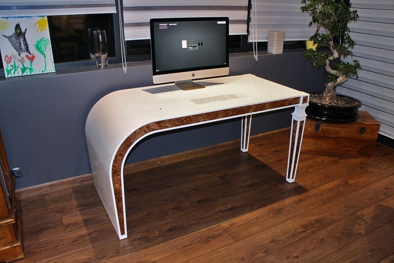 homify Modern Study Room and Home Office Desks