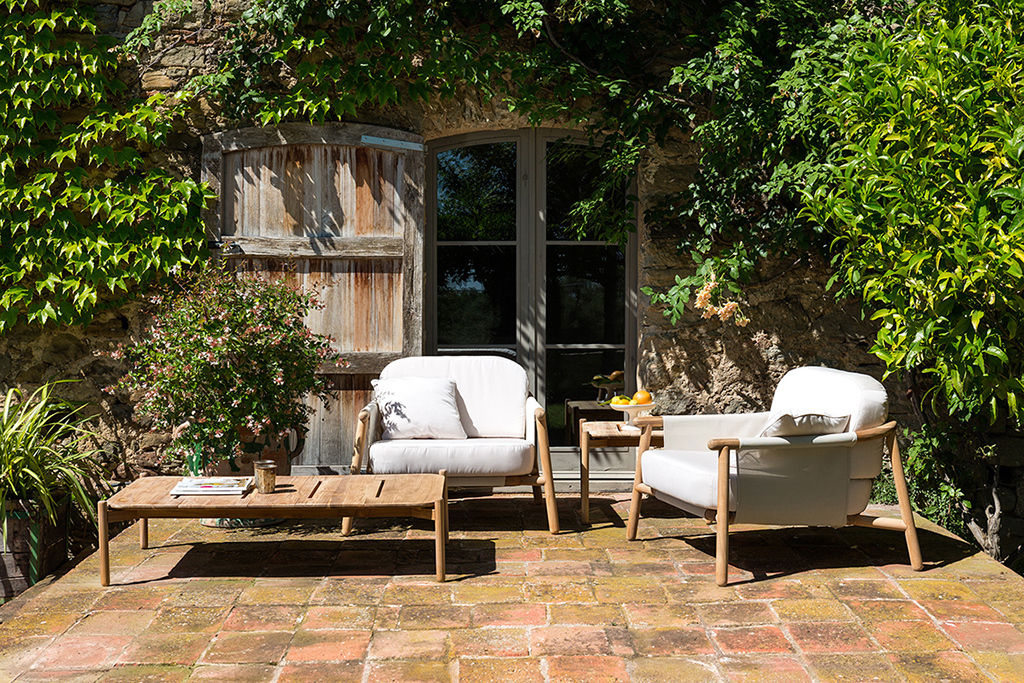 Salón de exterior en tonos naturales. 2 Los Peñotes Jardines de estilo escandinavo Mobiliario