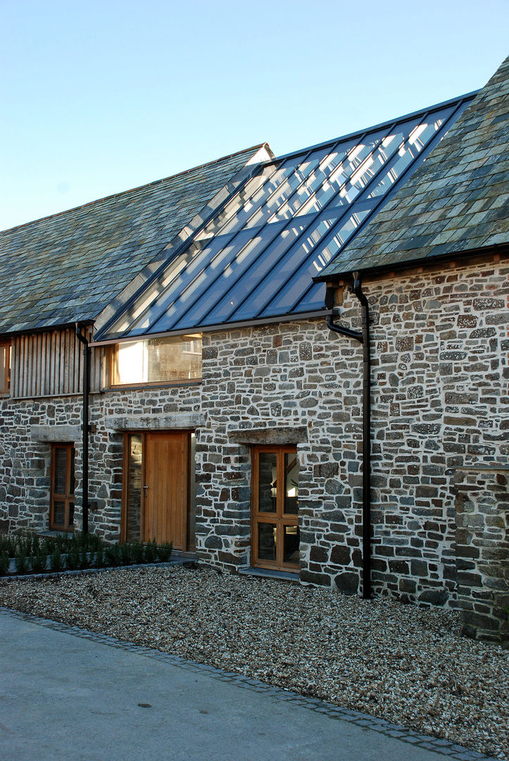 Maer Barn, Bude, Cornwall homify Casas de estilo moderno