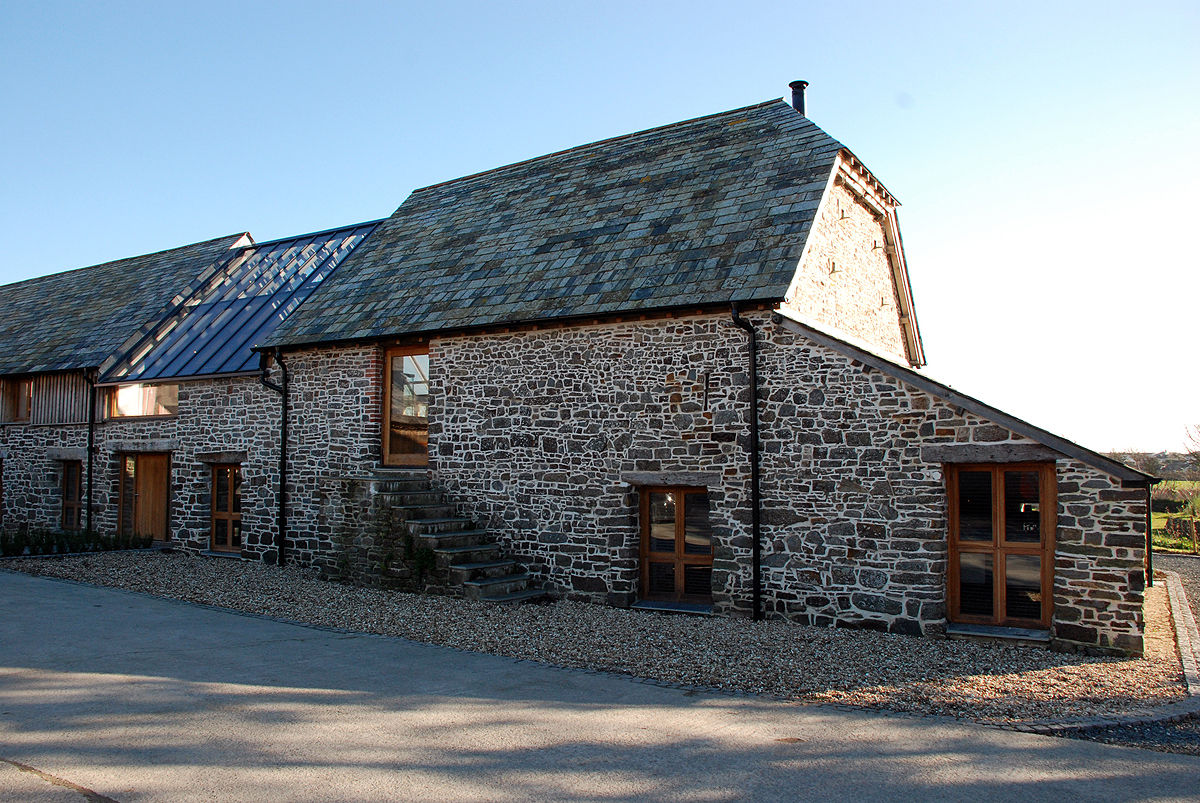 Maer Barn, Bude, Cornwall homify Case moderne