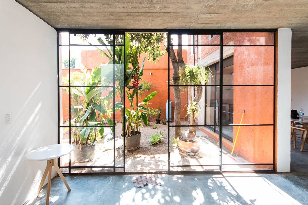 CASA XOCHIMILCO _ II, rOOtstudio rOOtstudio Vườn phong cách tối giản