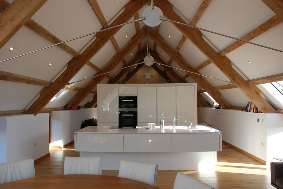 Maer Barn, Bude, Cornwall homify Nhà bếp phong cách hiện đại