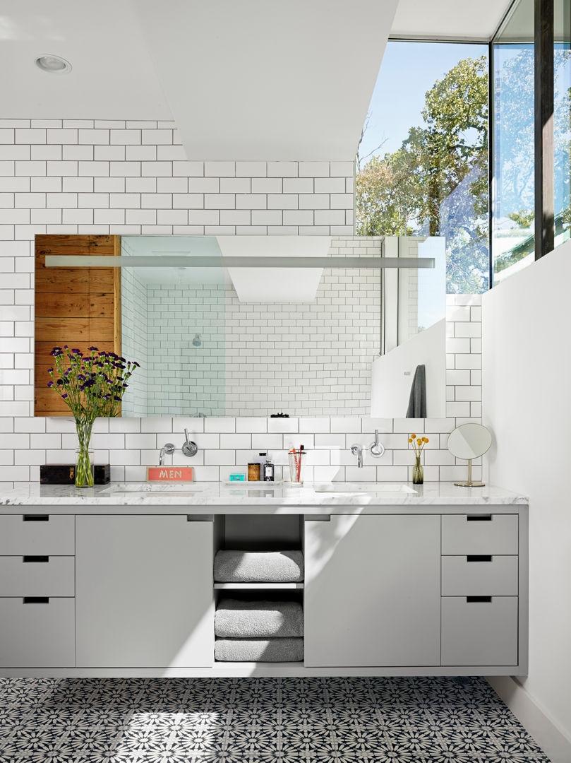 Palma Plaza Residence Hugh Jefferson Randolph Architects Modern bathroom