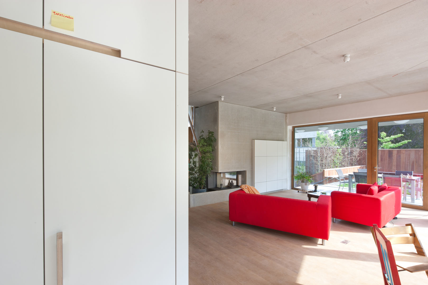 passiefwoning te Blanden, hasa architecten bvba hasa architecten bvba モダンデザインの リビング