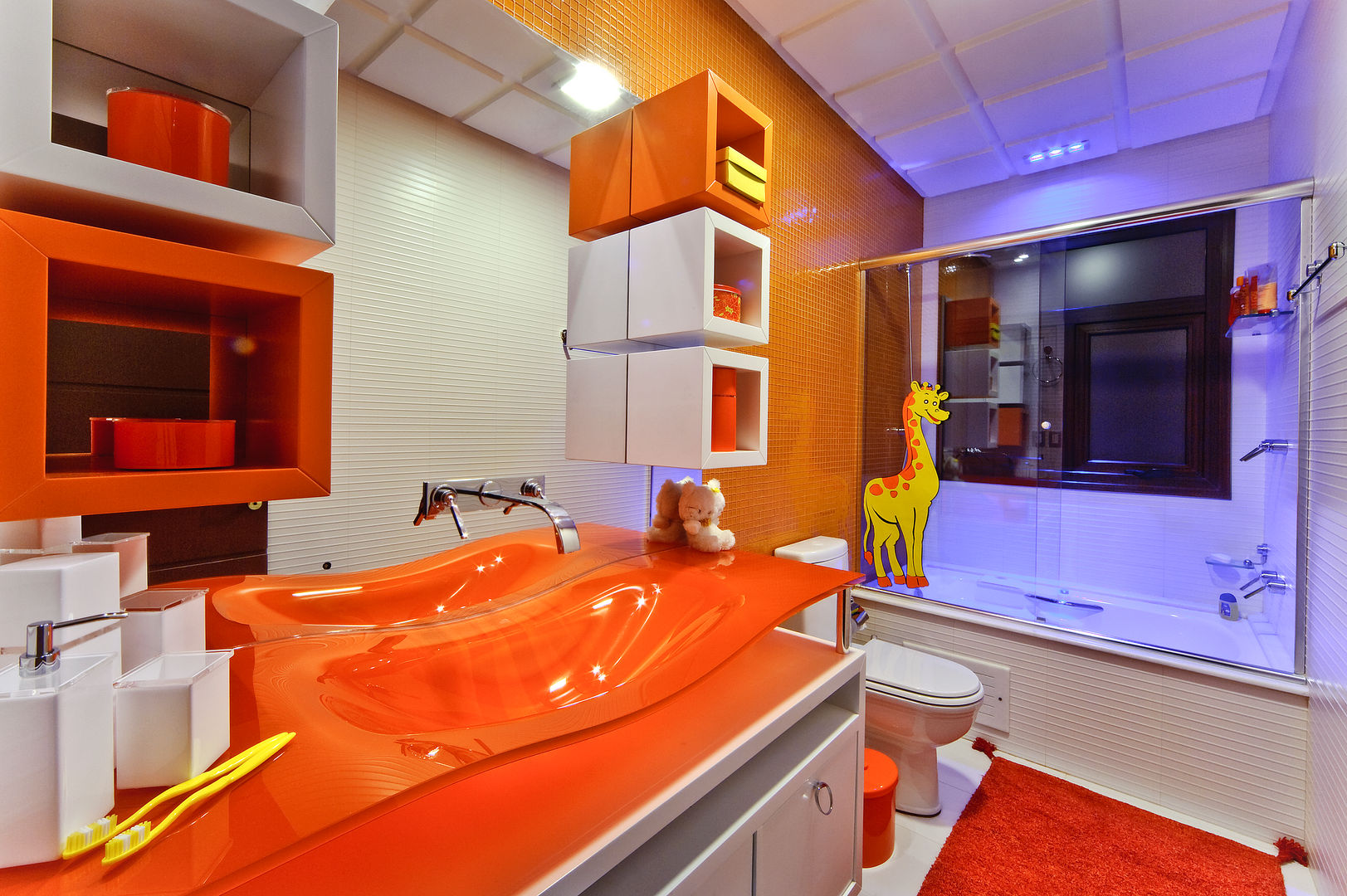 banheiro de menina, arquiteta aclaene de mello arquiteta aclaene de mello 現代浴室設計點子、靈感&圖片