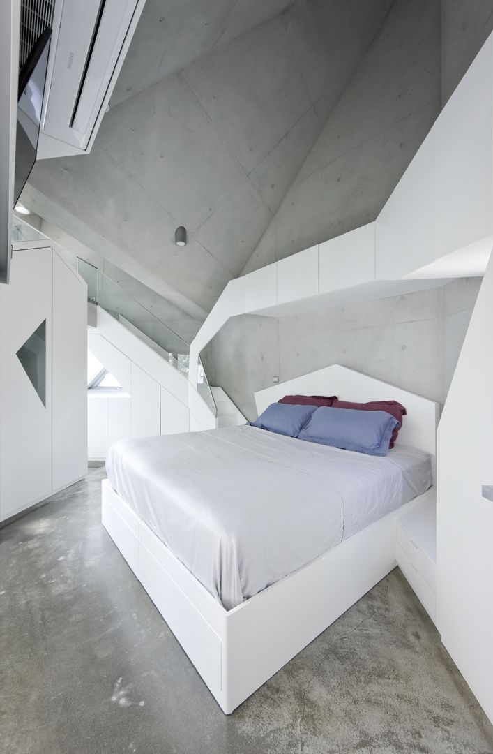 ​HWA HUN - 자연이 점거한 작은성, IROJE KIMHYOMAN IROJE KIMHYOMAN Habitaciones modernas