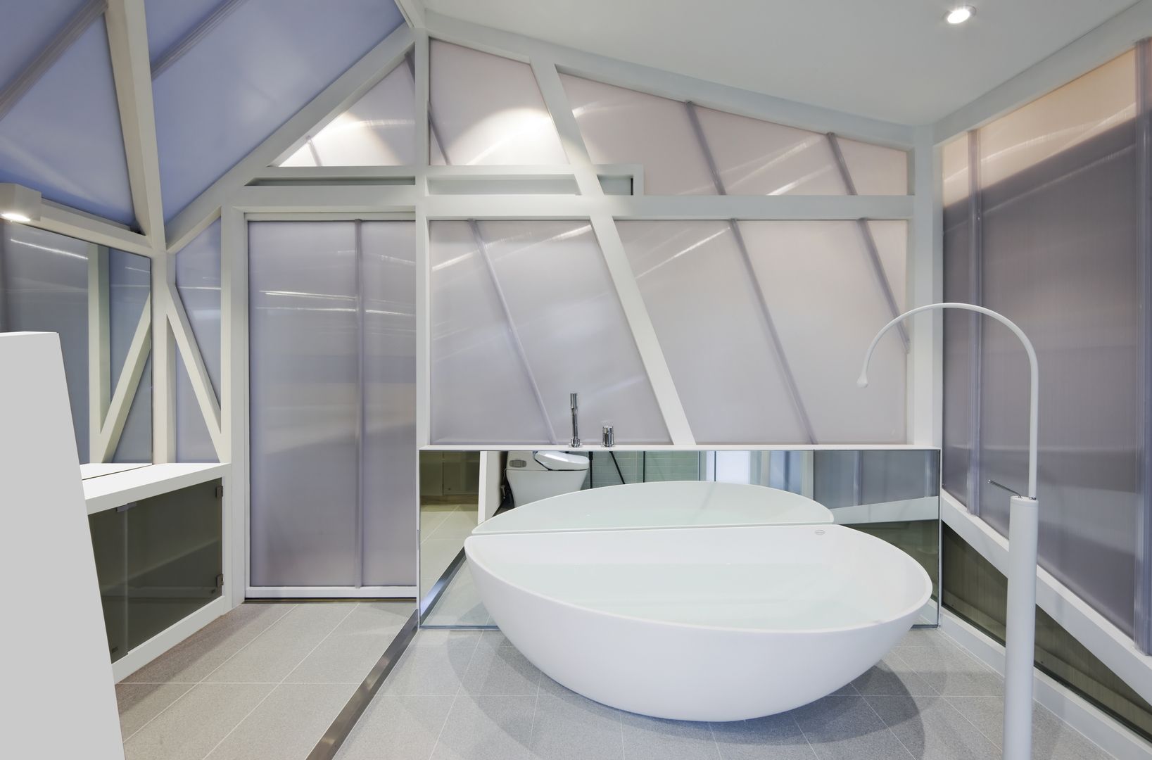 ​GA ON JAI , IROJE KIMHYOMAN IROJE KIMHYOMAN Modern bathroom