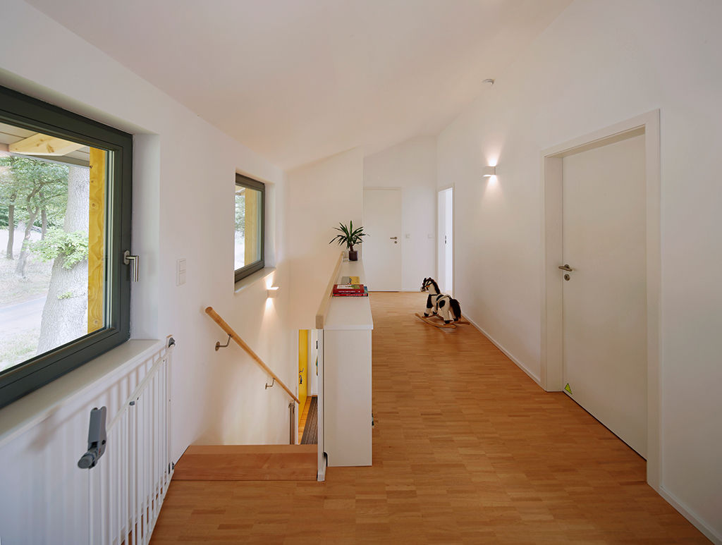 Einfamilienhaus D, Wasbüttel bei Gifhorn, Gondesen Architekt Gondesen Architekt Modern corridor, hallway & stairs