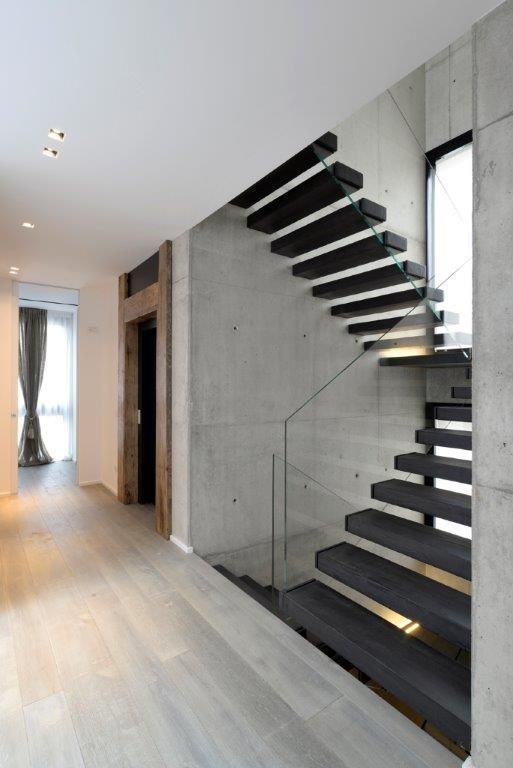 Scala di design a sbalzo made in italy [Cantilever stairs] , Interbau Interbau Casas minimalistas
