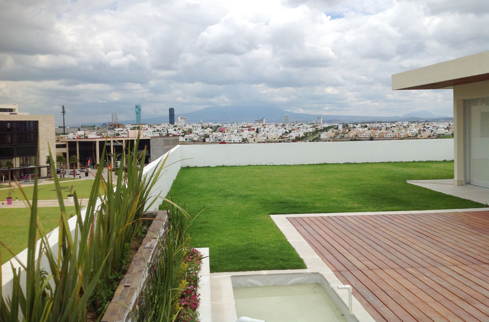 Techo Verde / Roof Garden , ENVERDE ENVERDE مساحات تجارية مكاتب ومحلات