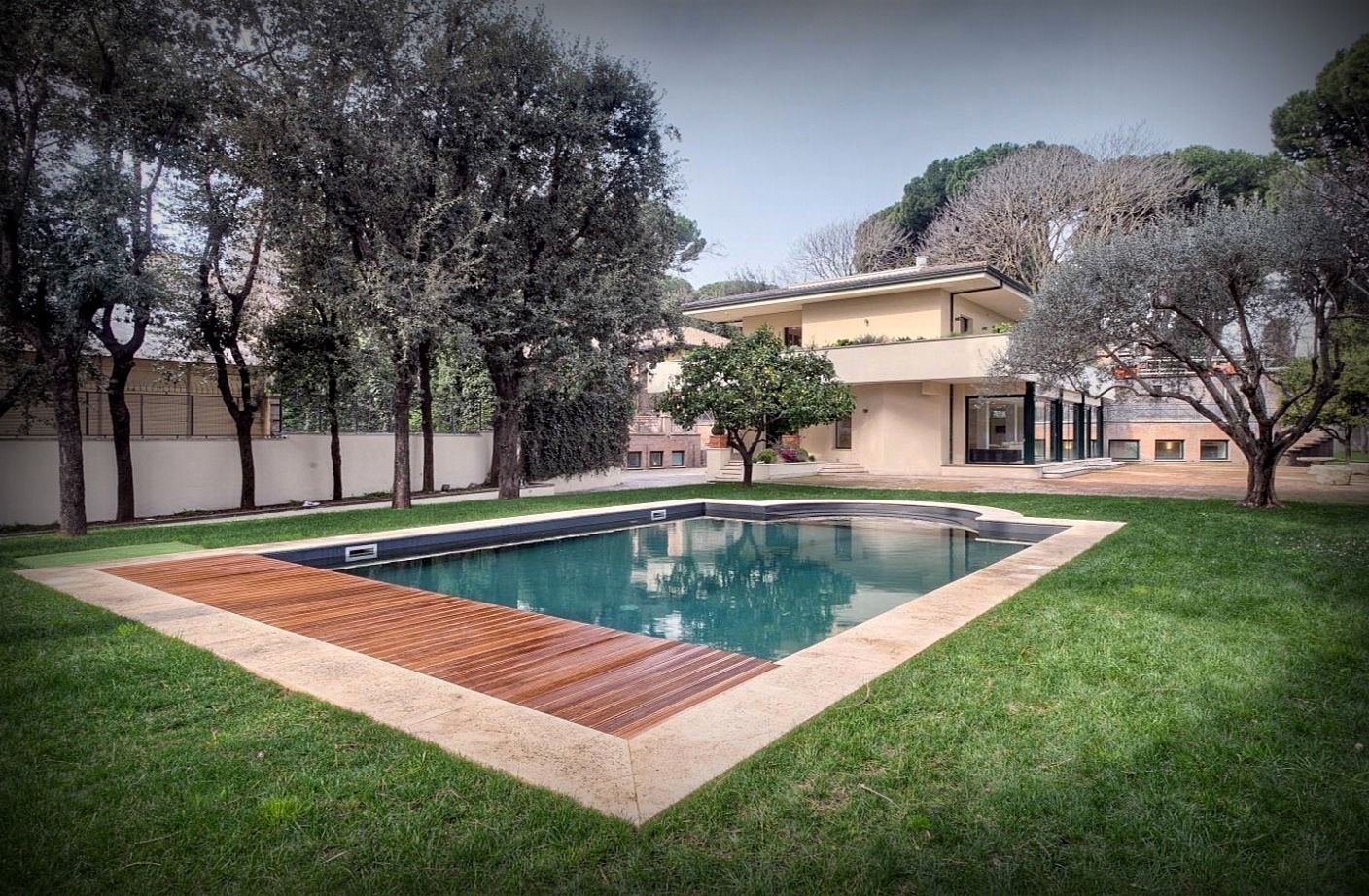 homify Modern pool