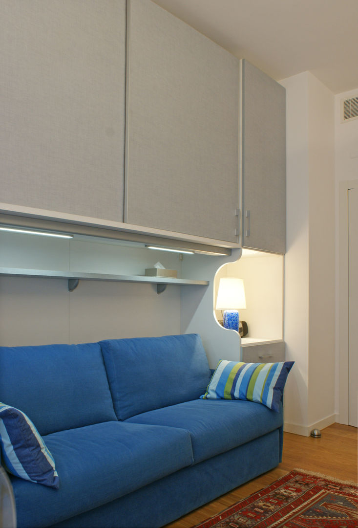 Appartamento nuovo a Milano, Gaia Brunello | in-photo Gaia Brunello | in-photo Спальня в стиле модерн Шкафы для одежды и комоды