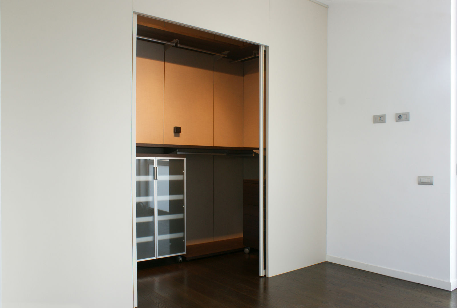Appartamento a Milano, Gaia Brunello | in-photo Gaia Brunello | in-photo Dormitorios de estilo moderno Armarios y cómodas
