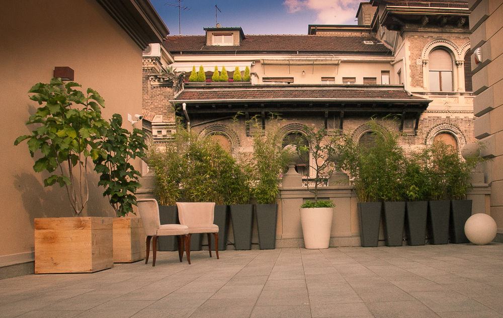 Terrazzo in Torino, Neò Natura su misura Neò Natura su misura ミニマルデザインの テラス