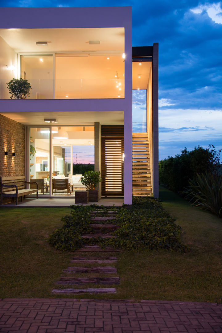 CASA VENTURA M22, SBARDELOTTO ARQUITETURA SBARDELOTTO ARQUITETURA Modern Houses