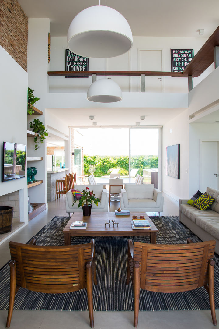 CASA VENTURA M22, SBARDELOTTO ARQUITETURA SBARDELOTTO ARQUITETURA Living room