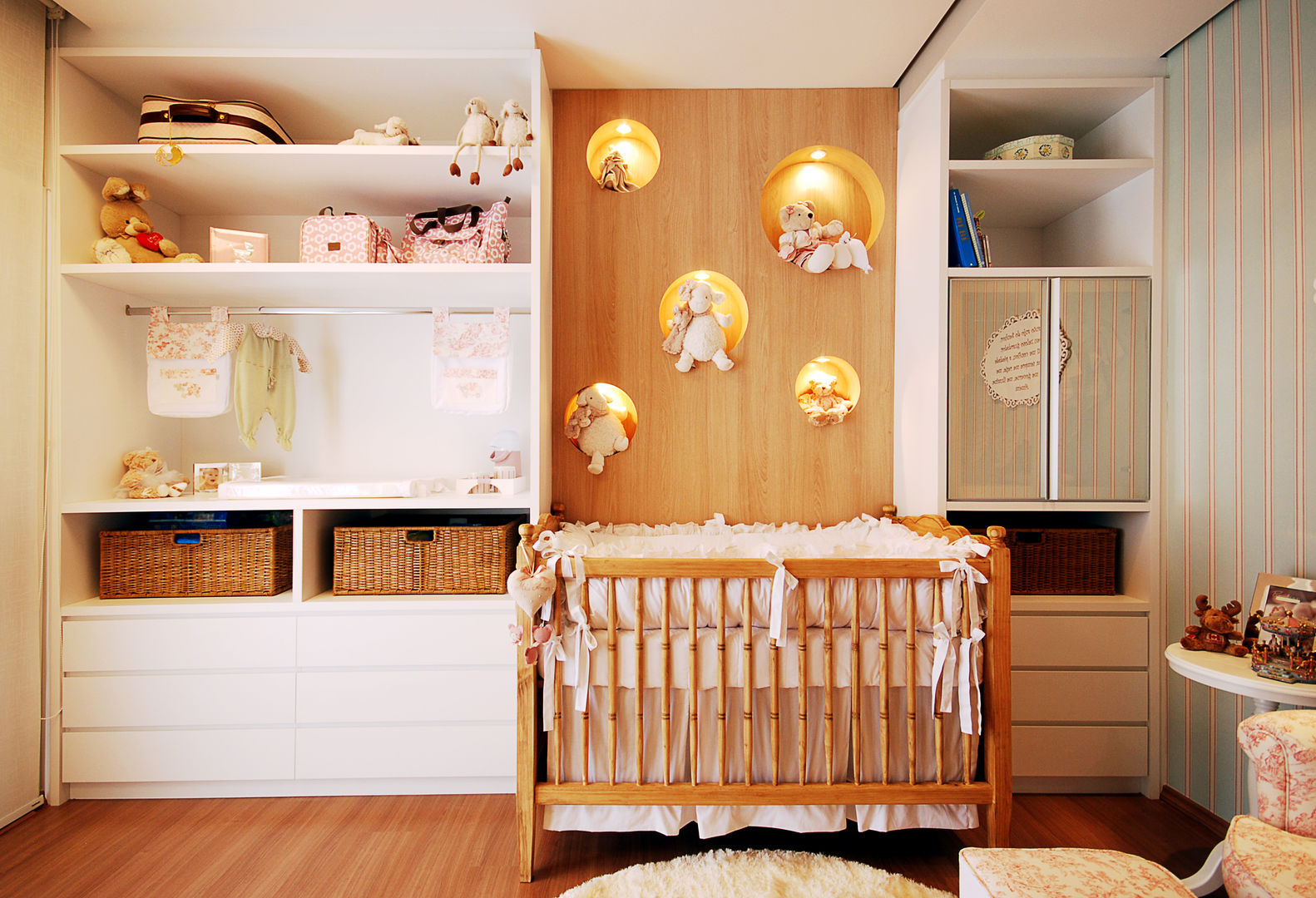 VF, Neoarch Neoarch Modern nursery/kids room Beds & cribs