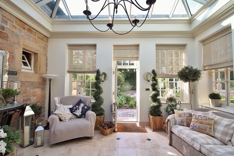 Hardwood Orangery Hampton Windows Jardines de invierno de estilo clásico