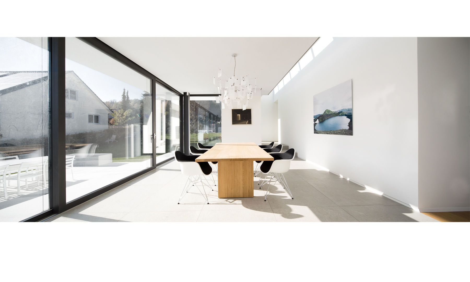 homify Modern dining room