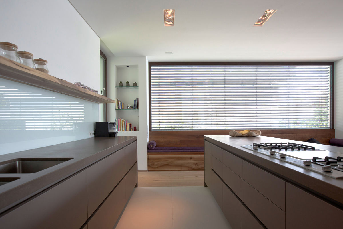 homify Modern kitchen