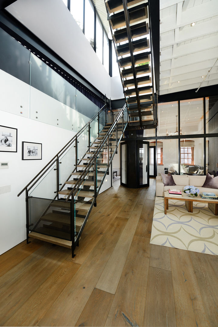 homify Modern Corridor, Hallway and Staircase