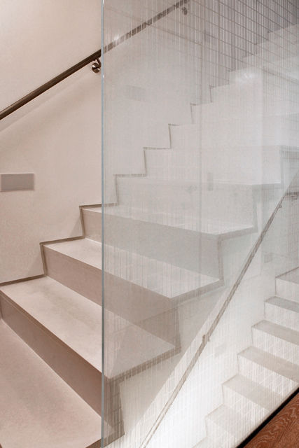 homify Pasillos, vestíbulos y escaleras modernos