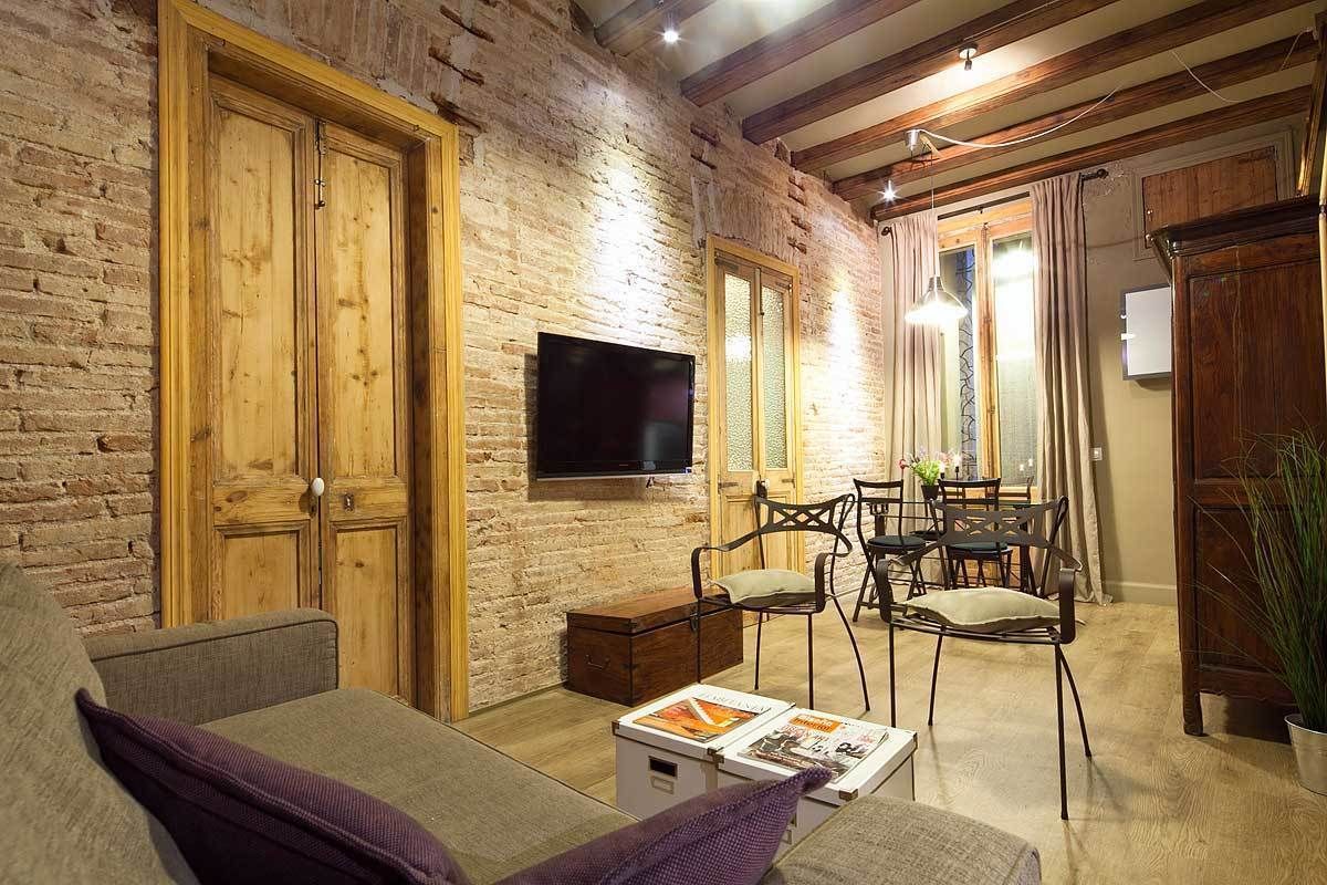 BEAUTIFUL LOFT EN EL CORAZÓN DEL BORN. BARCELONA, ABZUG INTERIORS ABZUG INTERIORS Industrial style dining room Accessories & decoration