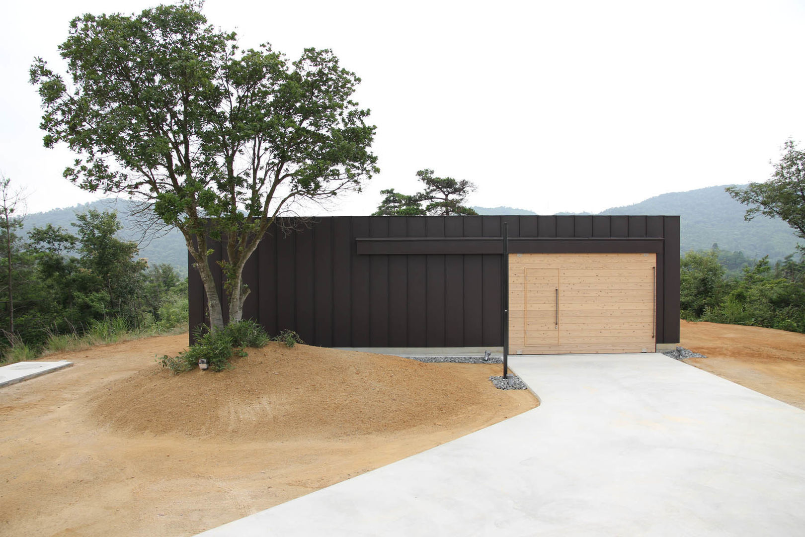 Hinanai Village House dygsa Maisons modernes