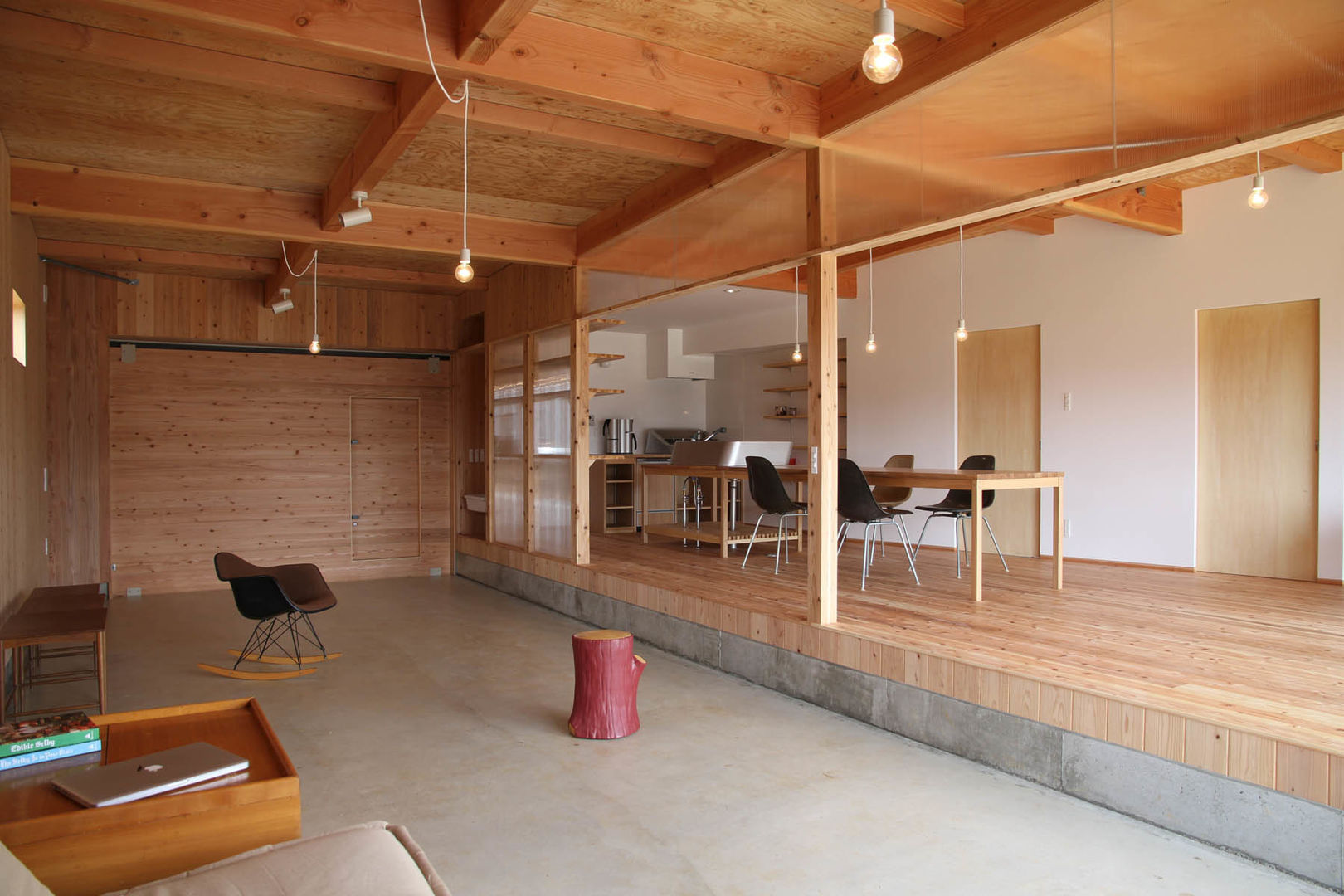 Hinanai Village House dygsa Modern style media rooms