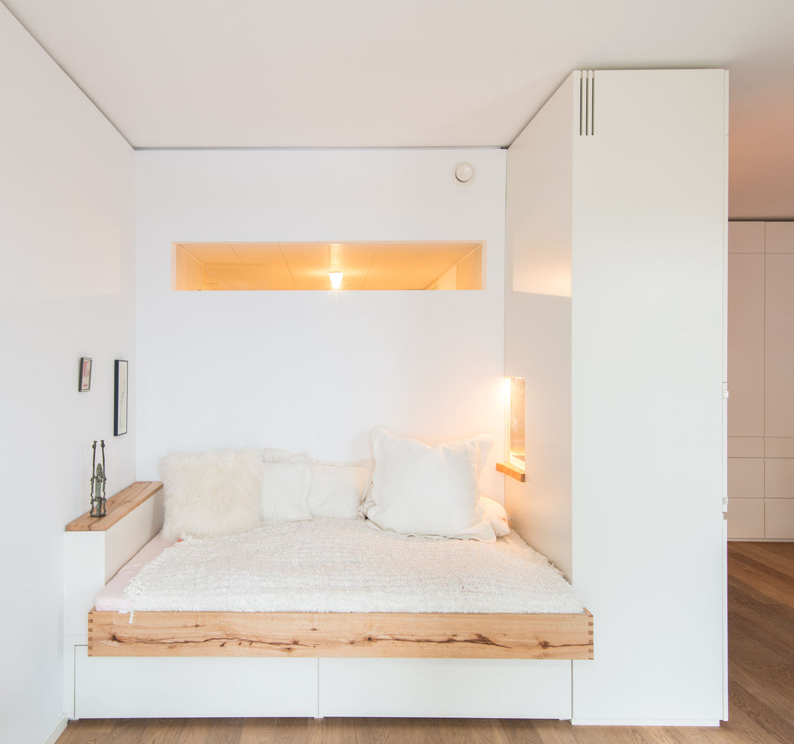 Die Wohnung W und die Bergbuche vom Sonntagshorn, Holzgeschichten Holzgeschichten Modern Bedroom
