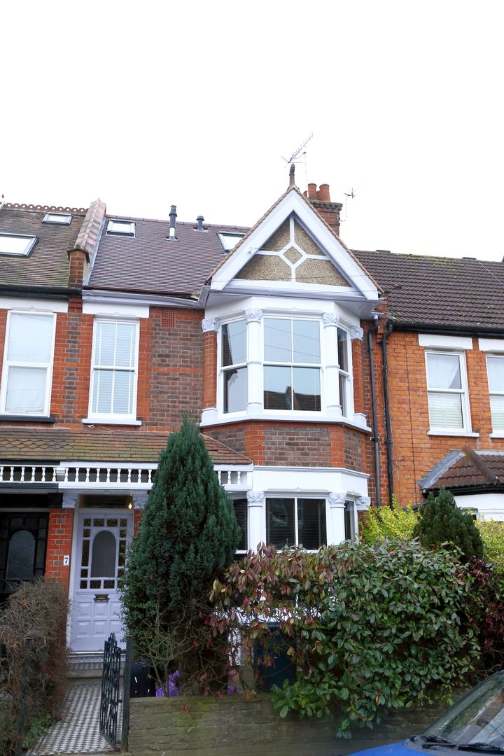 Single Storey Extension and Loft Conversion, Lance Rd, London Building Renovation London Building Renovation Casas modernas: Ideas, imágenes y decoración