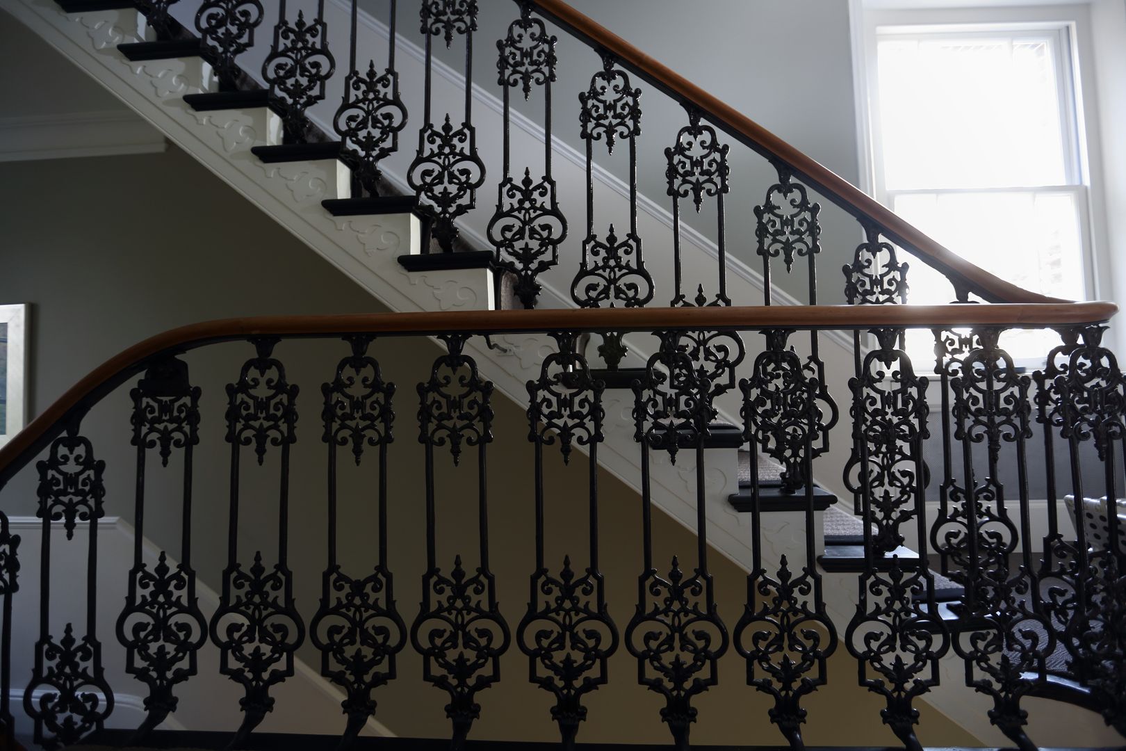 Bellevue, Harrow on-the-Hill, London Building Renovation London Building Renovation Classic style corridor, hallway and stairs